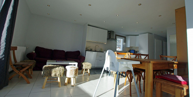 _lv_images__lot_0000000358_13_14192704