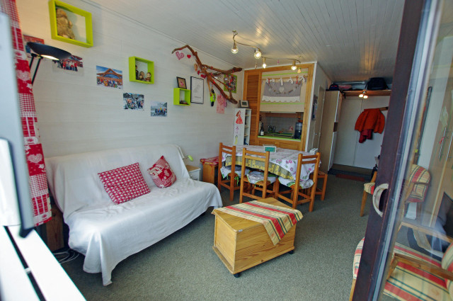 _lv_images__lot_0000000365_11_14029595