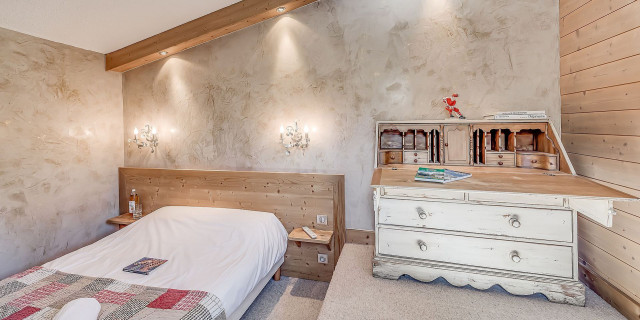 _lv_images__lot_0000000369_12_13999659