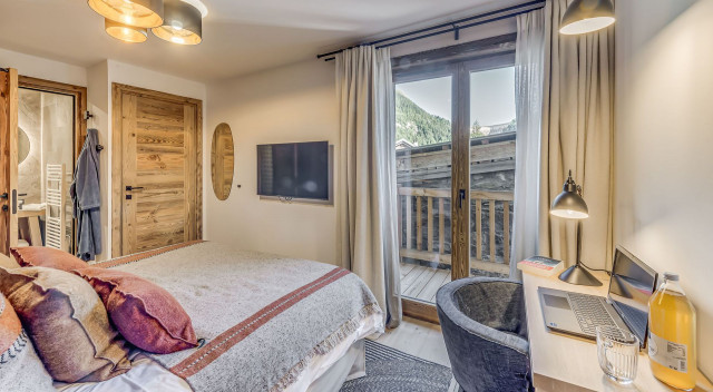 _lv_images__lot_0000000372_03_14414448