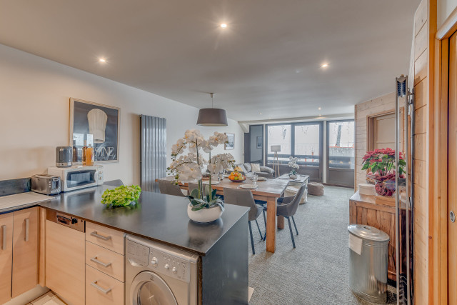 _lv_images__lot_0000000376_01_13831216