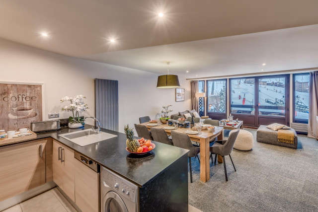 _lv_images__lot_0000000377_02_14230267