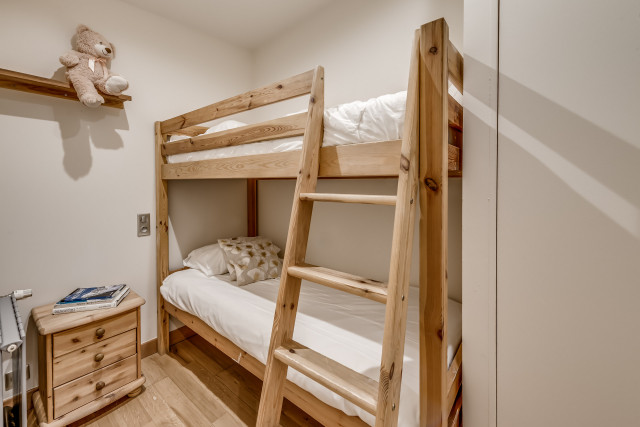 _lv_images__lot_0000000377_12_14414981