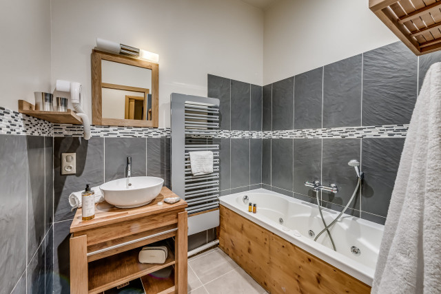 _lv_images__lot_0000000377_14_14211125