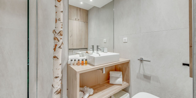 _lv_images__lot_0000000405_09_13500070