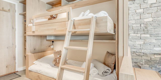 _lv_images__lot_0000000405_11_13832848