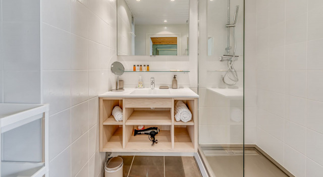 _lv_images__lot_0000000407_11_14028601