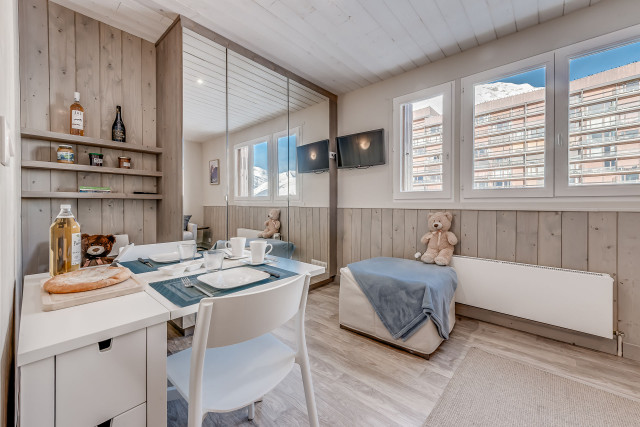 _lv_images__lot_0000000408_01_13162628