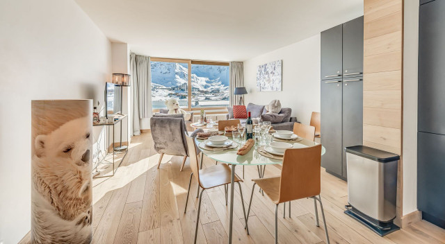 _lv_images__lot_0000000438_01_14369358