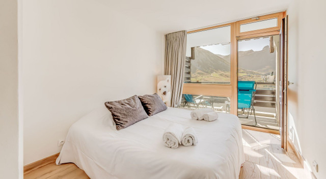 _lv_images__lot_0000000438_11_13831764