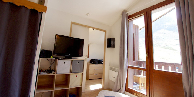 _lv_images__lot_0000000444_08_14416436