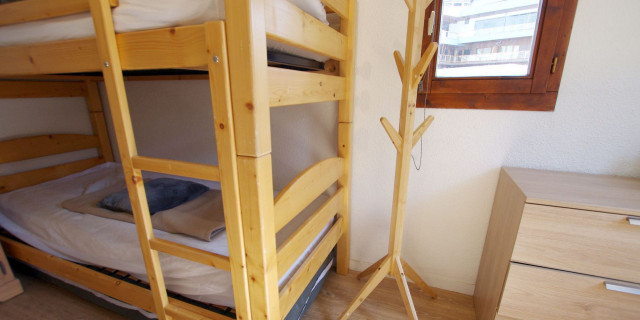 _lv_images__lot_0000000444_09_13933931