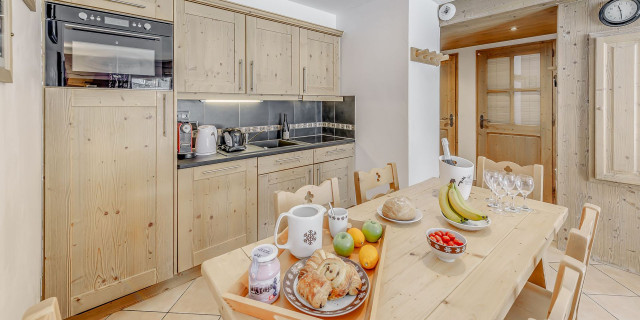 _lv_images__lot_0000000452_05_14230589