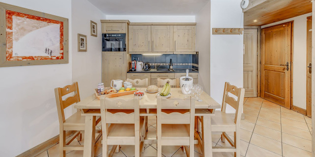 _lv_images__lot_0000000452_15_14211397