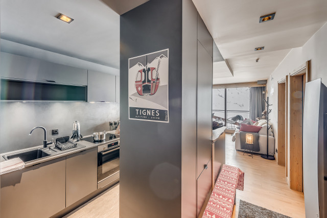 _lv_images__lot_0000000459_03_13831804