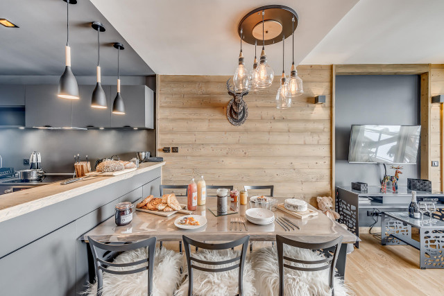 _lv_images__lot_0000000459_08_13358569