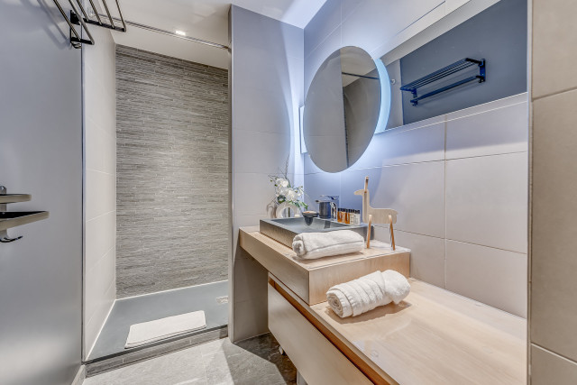 _lv_images__lot_0000000459_13_13162193