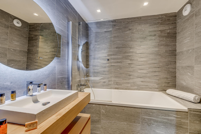 _lv_images__lot_0000000461_13_13831434