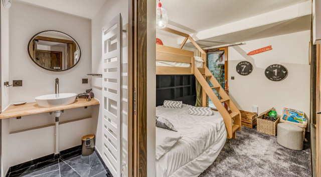 _lv_images__lot_0000000477_16_13450932