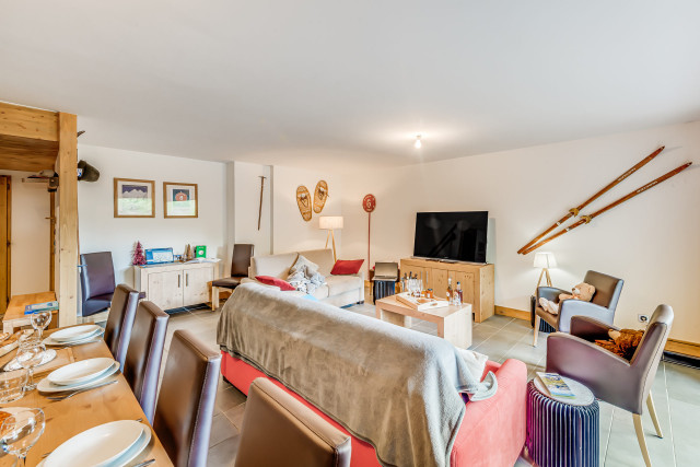 _lv_images__lot_0000000484_02_14220243