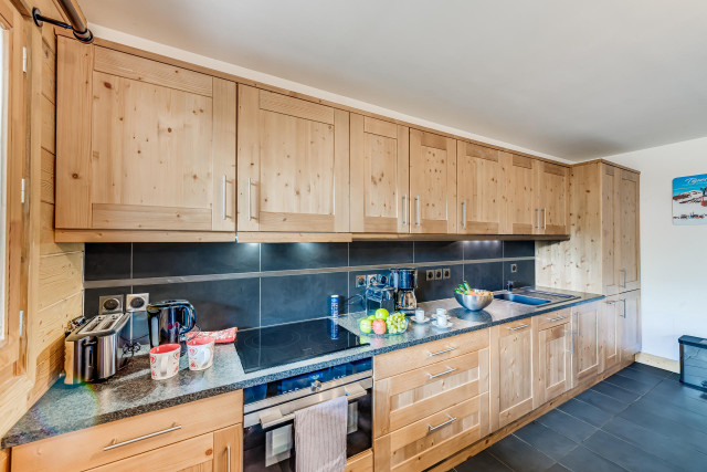 _lv_images__lot_0000000484_06_13151786