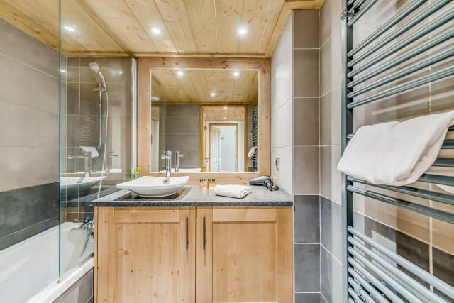 _lv_images__lot_0000000484_09_14229843