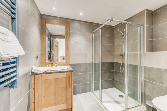 _lv_images__lot_0000000484_12_14414789