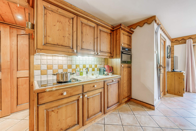 _lv_images__lot_0000000502_02_13498726