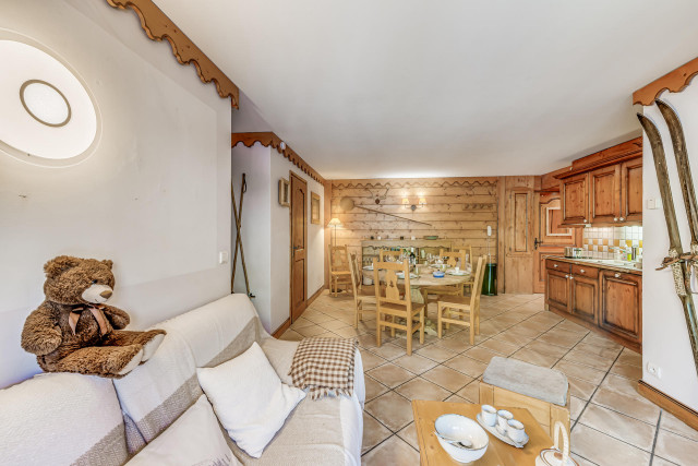 _lv_images__lot_0000000502_09_13932589