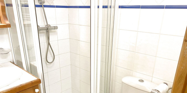 _lv_images__lot_0000000515_06_13077633