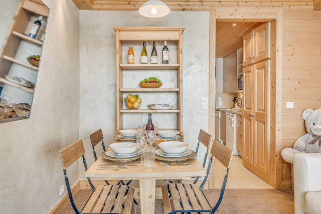 _lv_images__lot_0000000526_10_14359779