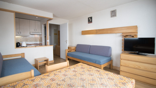 _lv_images__lot_0000010201_02_13589002