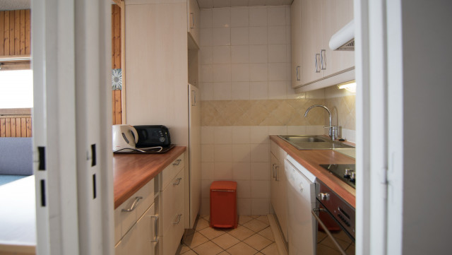 _lv_images__lot_0000010201_05_13551681