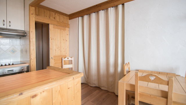 _lv_images__lot_0000010202_07_13456095