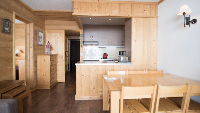 _lv_images__lot_0000010503_03_13166010