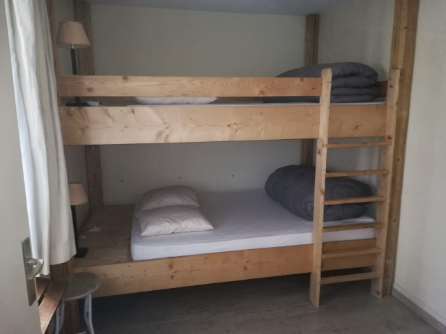 _lv_images__lot_0000010616_03_14458175