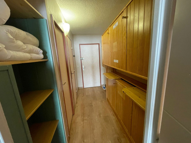 _lv_images__lot_0000010904_05_13081494