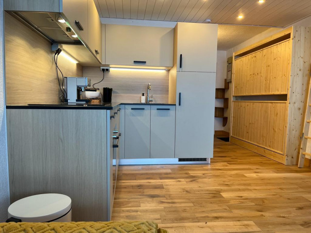 _lv_images__lot_0000011112_06_14419397