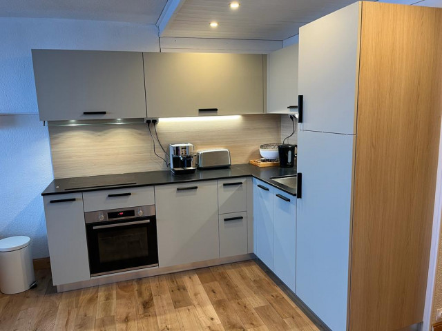 _lv_images__lot_0000011112_08_14032532