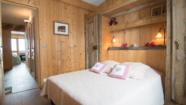 _lv_images__lot_0000011210_08_14373366