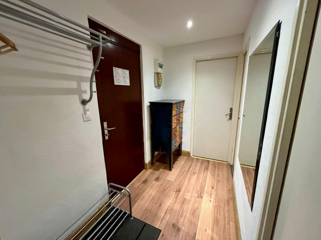 _lv_images__lot_0000030104_10_14272800