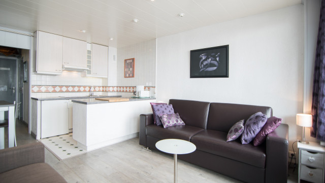 _lv_images__lot_0000030106_01_14419910