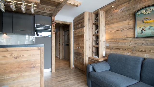 _lv_images__lot_0000030111_03_13082601