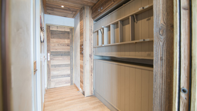 _lv_images__lot_0000030111_08_14419433