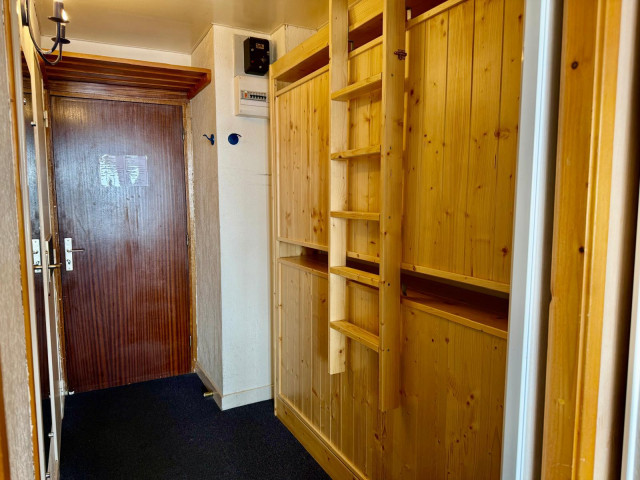 _lv_images__lot_0000030203_08_13081738