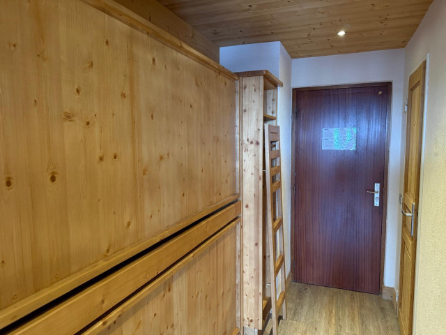 _lv_images__lot_0000030310_03_13778735