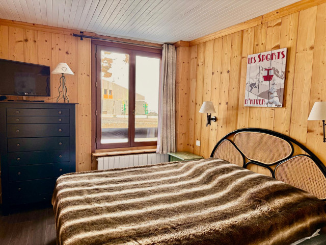 _lv_images__lot_0000030312_07_13835735