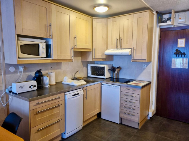 _lv_images__lot_0000070018_06_15396984