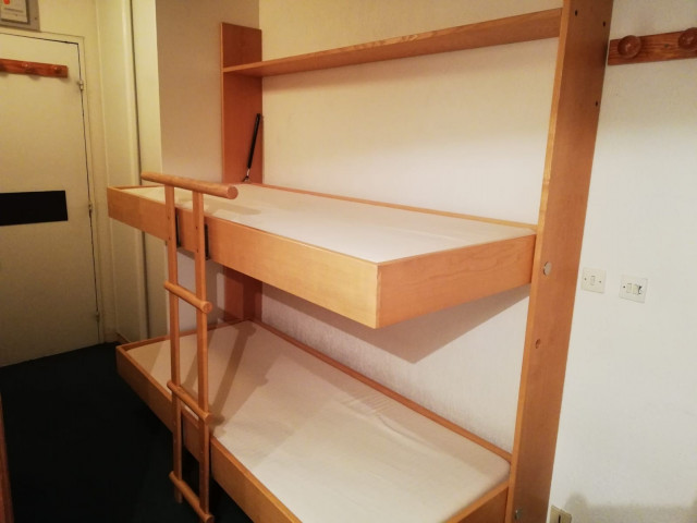 _lv_images__lot_0000100040_08_13779039