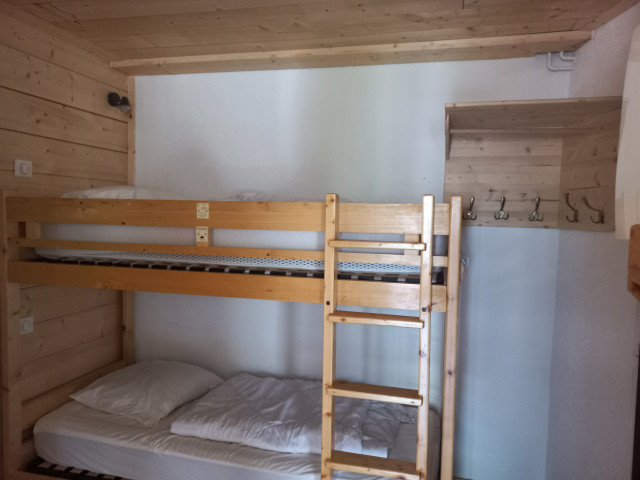 _lv_images__lot_0000230096_04_13835632